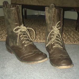 Lace up Boots
